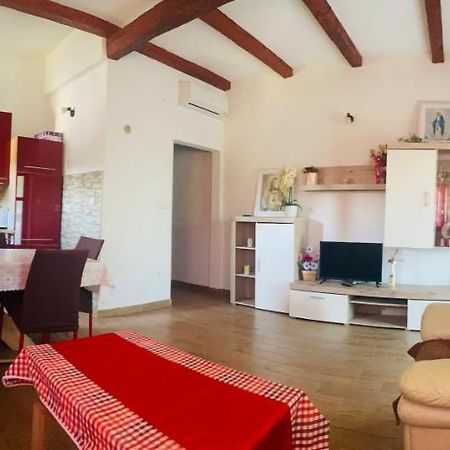Apartmani Janja Starigrad Paklenica Zewnętrze zdjęcie