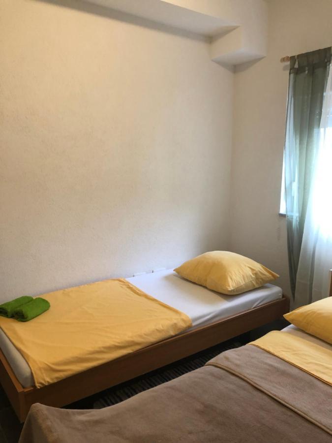 Apartmani Janja Starigrad Paklenica Zewnętrze zdjęcie