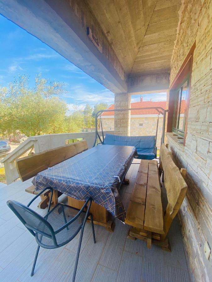 Apartmani Janja Starigrad Paklenica Zewnętrze zdjęcie